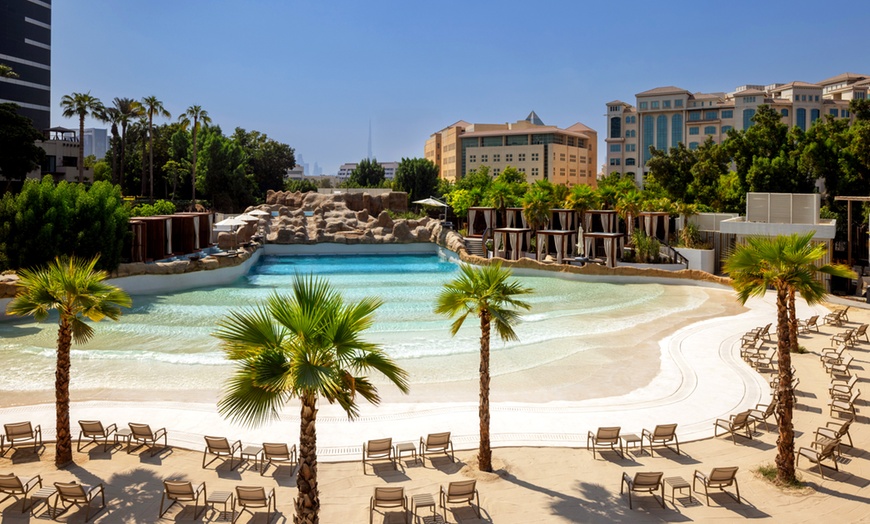 Image 2: 5*Dubai: One-Night Stay with Breakfast and Waterpark Access
