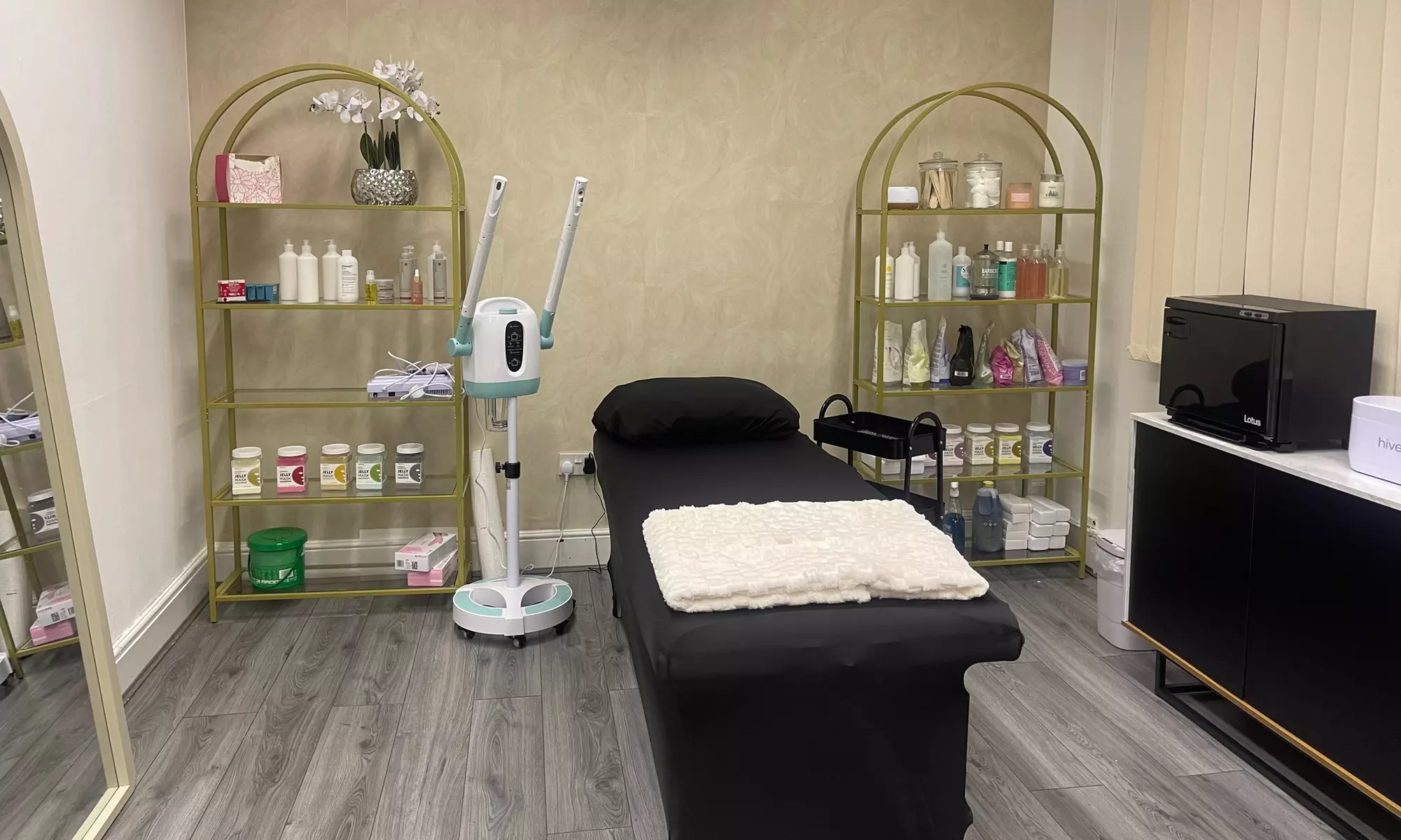 Brazilian/Hollywood, Underarm +Brazilian, Full/Half Leg Waxing Options