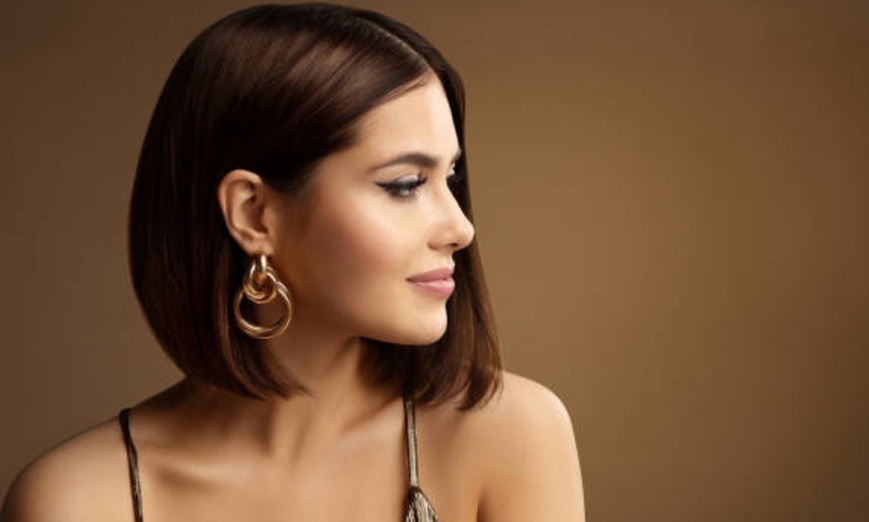 Wash, Cut & Blow Dry w/ Optional Deep Conditioning or Foils(Half Head)