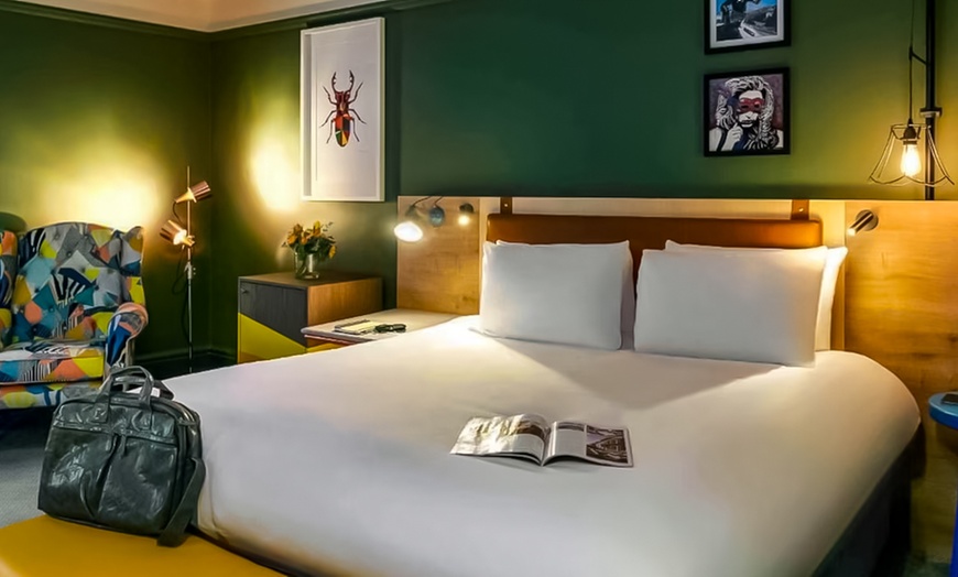 Image 10: Bristol: Standard Double Room with Breakfast and Optional Dinner