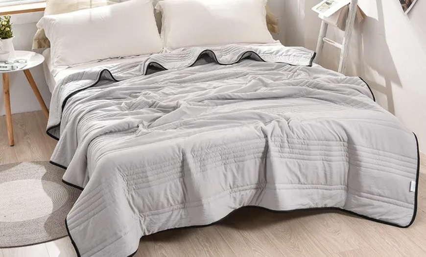 Image 10: Cooling Quilt Air Condition Lightweight Blanket