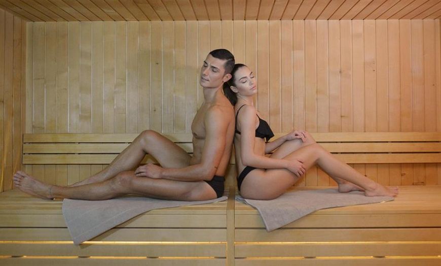 Image 1: Vibo Valentia 4*: camera doppia con colazione, mezza pensione e Spa