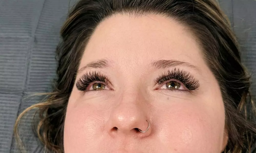 Full Set of Classic /YY, or Hybrid /Volume Eyelash Extensions