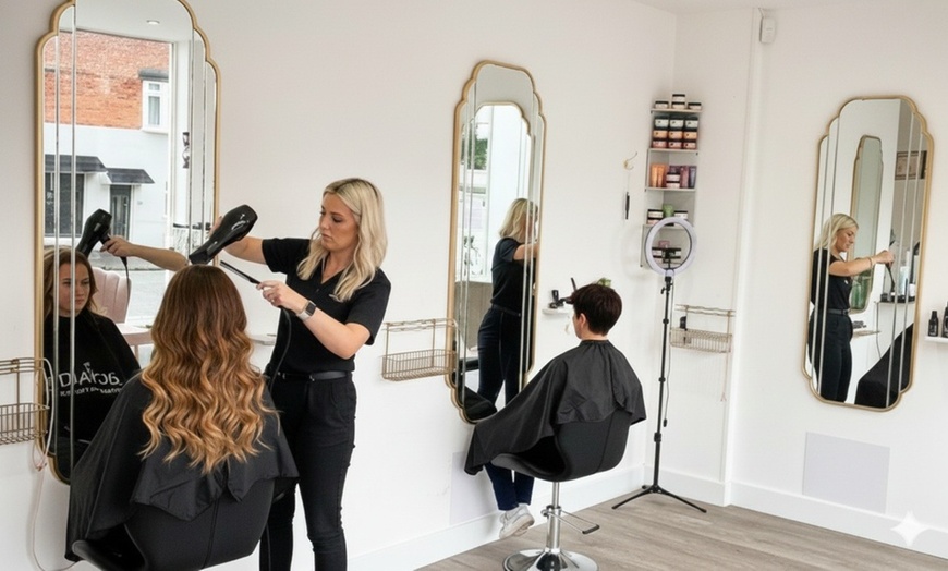 Image 6: Wash, Cut & Blow-Dry + Conditioning, Highlights & Keratin