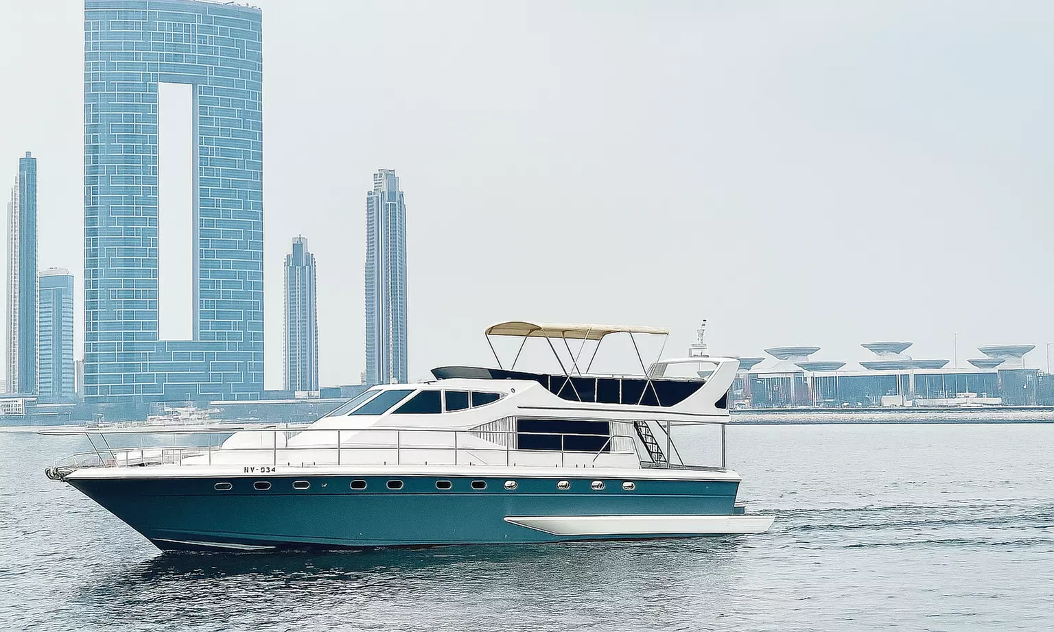 1.5 Hours Shared Marina Canal Yacht Tour for One Child or Adult