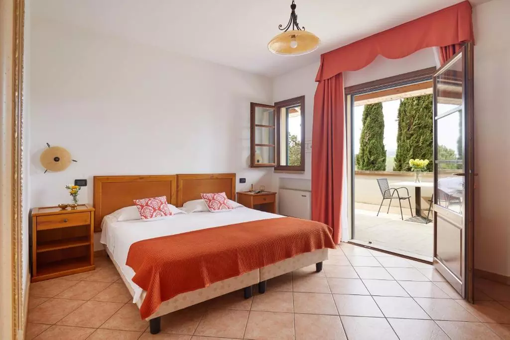 Val di Cecina: camera Standard con colazione o mezza pensione e Spa