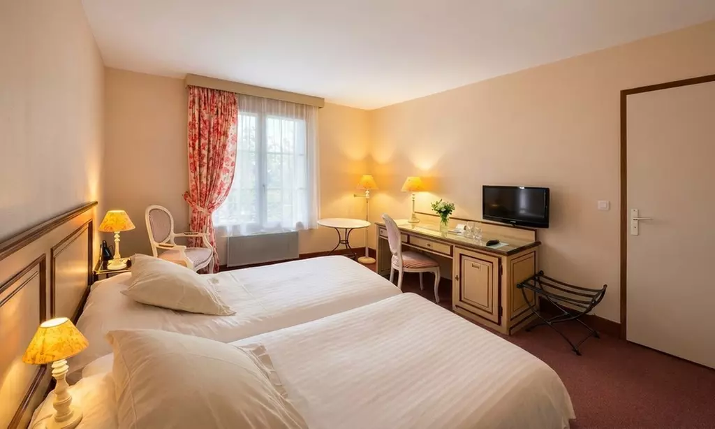 Nouvelle-Aquitaine : chambre double avec pdj, apéritif et golf