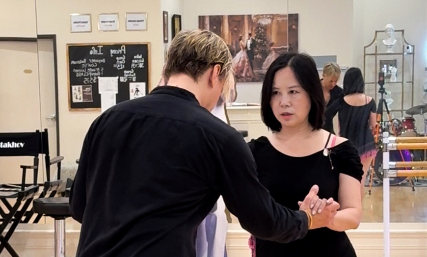 Image 3: Learn to Dance in Style with 2, 5 or 10 Group Dance Lessons