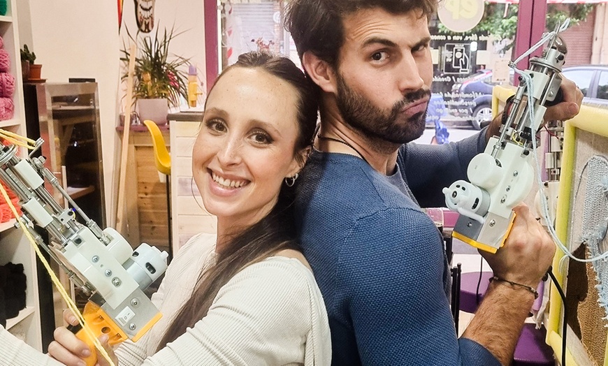 Image 2: Diseña tu propia alfombra: taller de tufting de 2,5 horas para 1