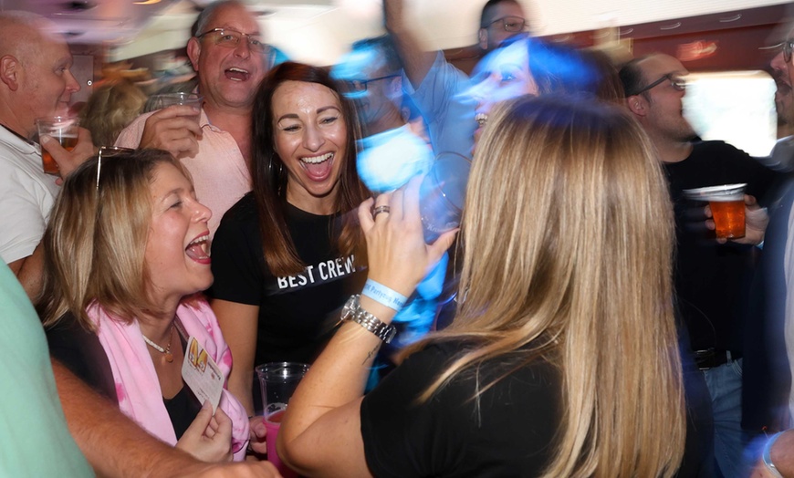 Image 2: Hin- & Rückfahrt mit dem Partyzug Amsterdam & Zandvoort am 21. Juni 
