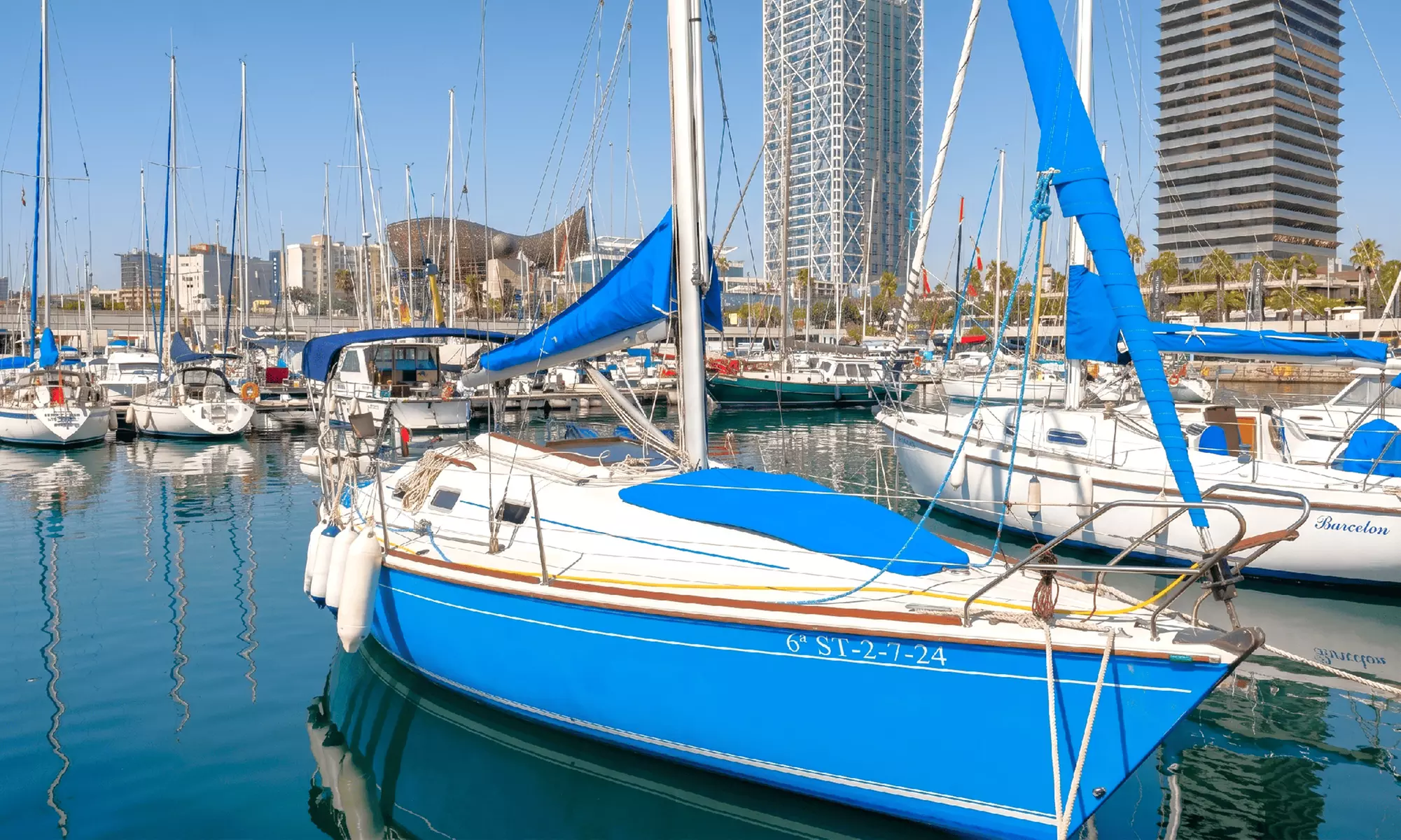 Salida en velero para 1, 2, 3 o 4 con bebidas y aperitivos
