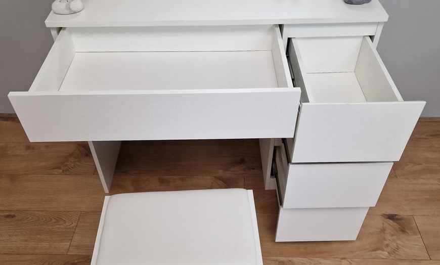 Image 3: LED Dressing Table with Mirror and Stool 