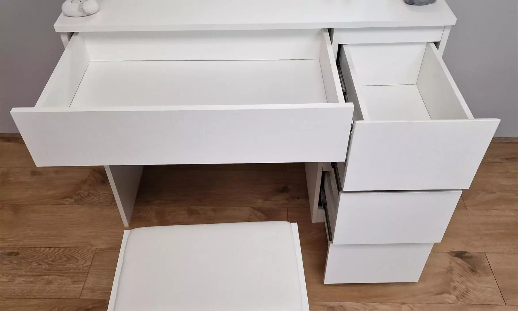 LED Dressing Table with Mirror and Stool