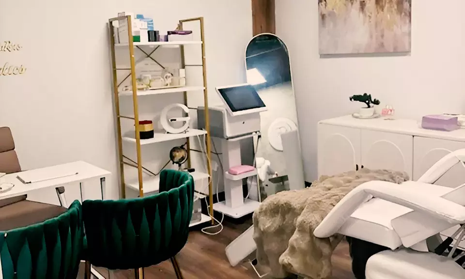 Boost Collagen with 1,3 or 5 Microneedling + PDRN Treatment