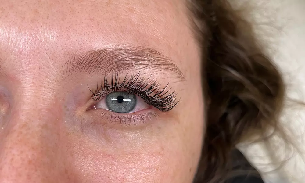 Classic, Hybrid or Volume for 2 Week Fill or FullSet Eyelash Extension