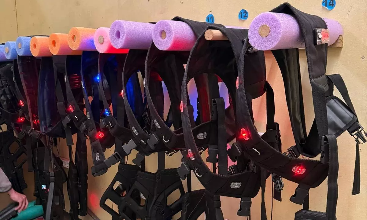 Hasta 120 minutos de juego en Láser Combat para 1 persona