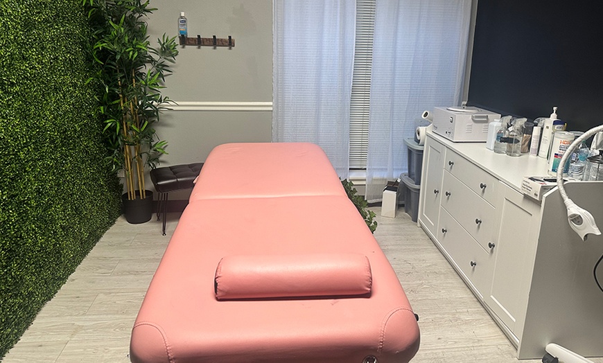 Image 1: Smooth & Silky: Full Arm, Leg, Underarm & Brazilian Wax Sessions