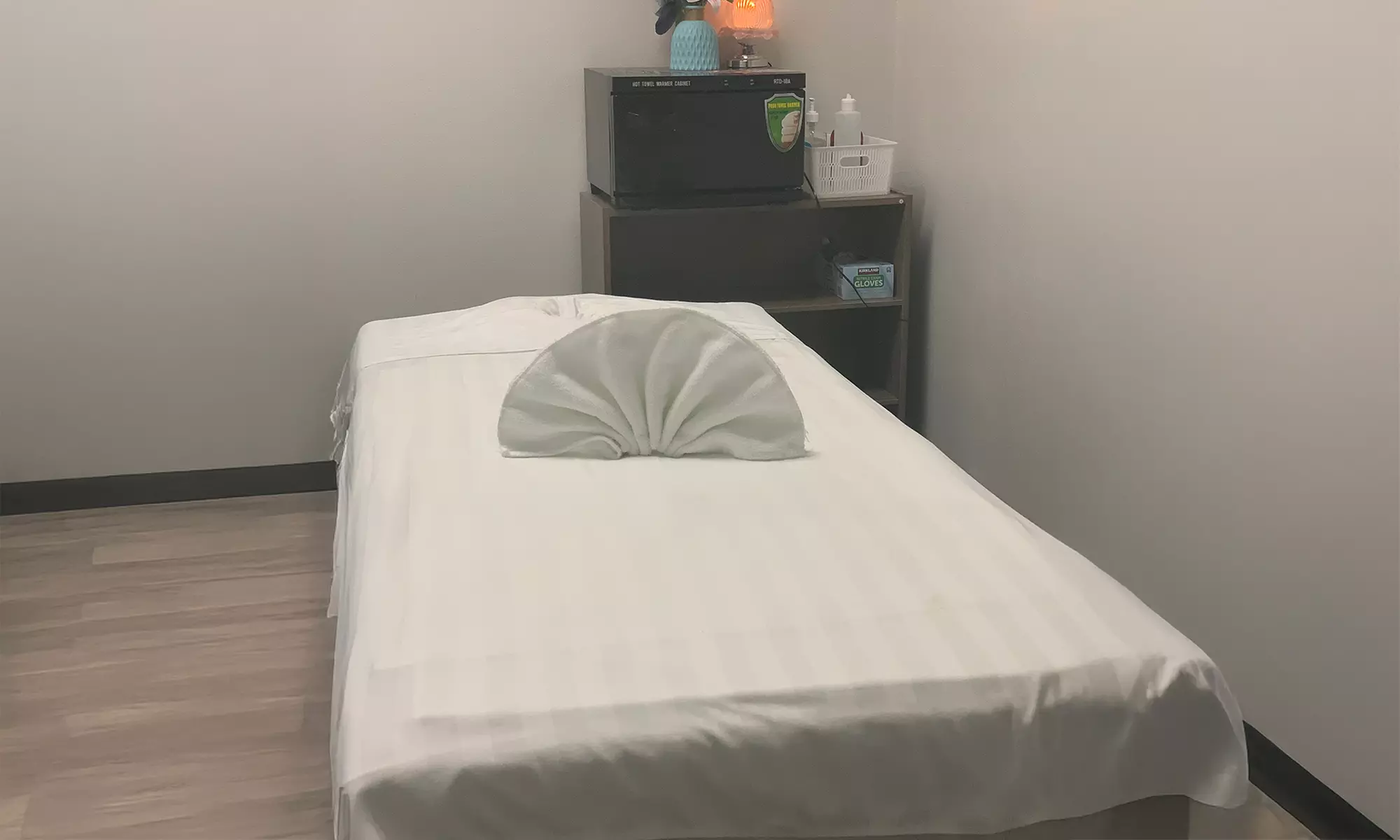 60-Minute Massage with Hot Stones or 90-Minute Pampering Package