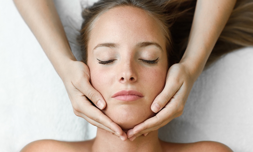 Image 3: Masaje craneofacial y cervical y opción a limpieza y radiofrecuencia 