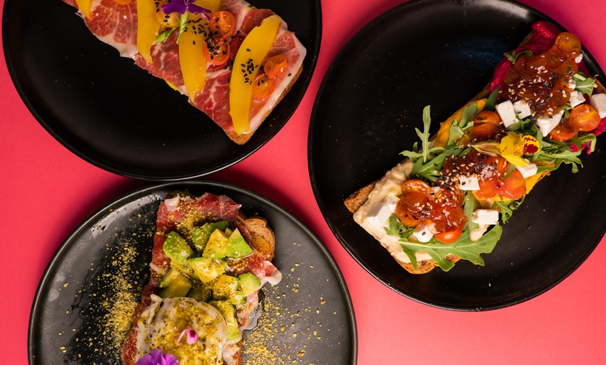 Image 2: Menú de brunch para 2 o 4 con platos dulces y salados y bebidas