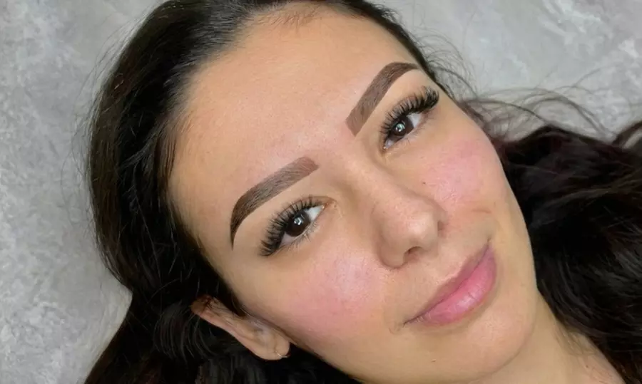 Micropigmentación de cejas o fusión con diseño previo
