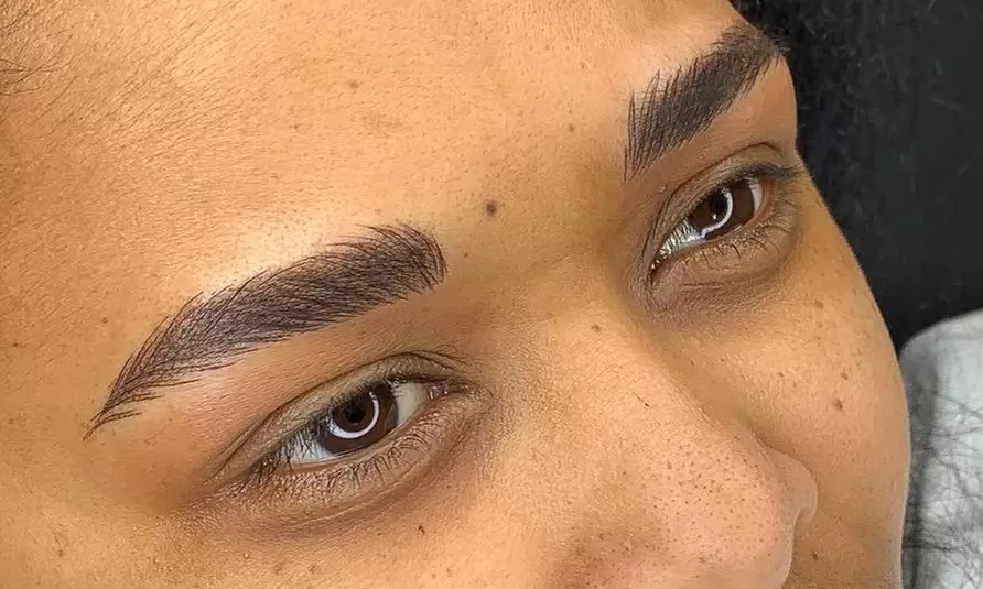 Permanent mooie oogopslag: PMU behandeling naar keuze