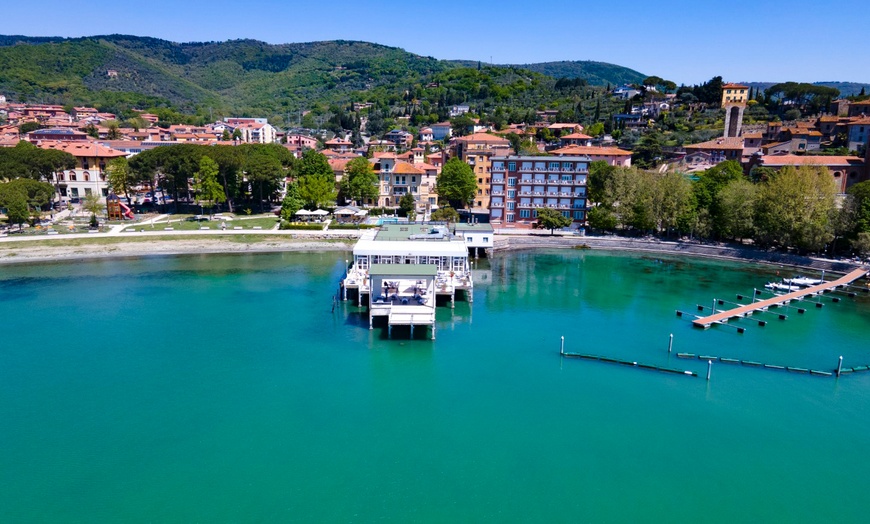 Image 16: Lago Trasimeno 4*: camera doppia con colazione o mezza pensione