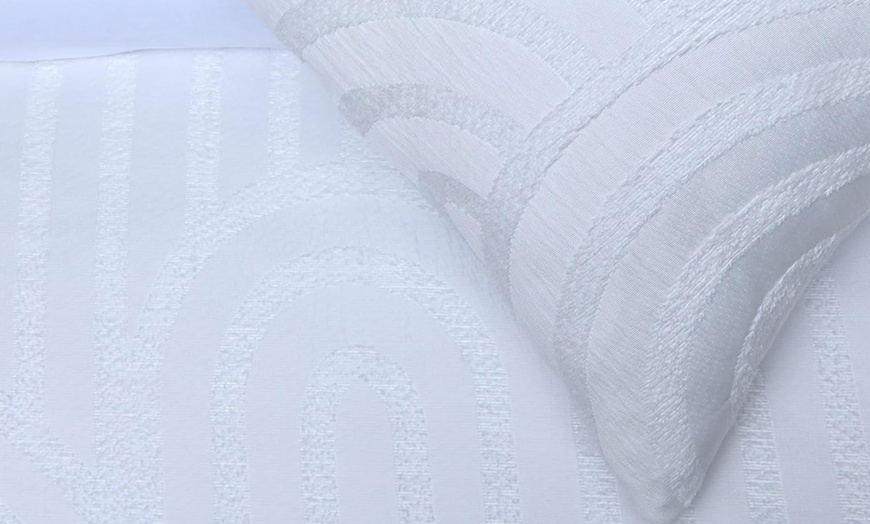 Image 6: U Shape Geometric Tufted Duvet Cover Set