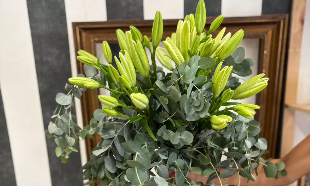 Ramos Luwanda: Especial San Valentín con Bombones y Flores Naturales