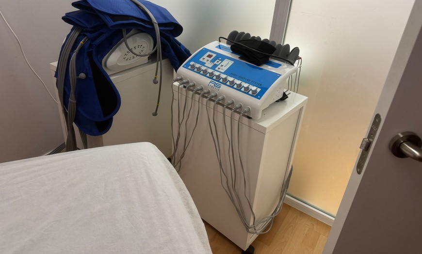 Image 5: Sesiones de cavitación con presoterapia y opción a tratamiento