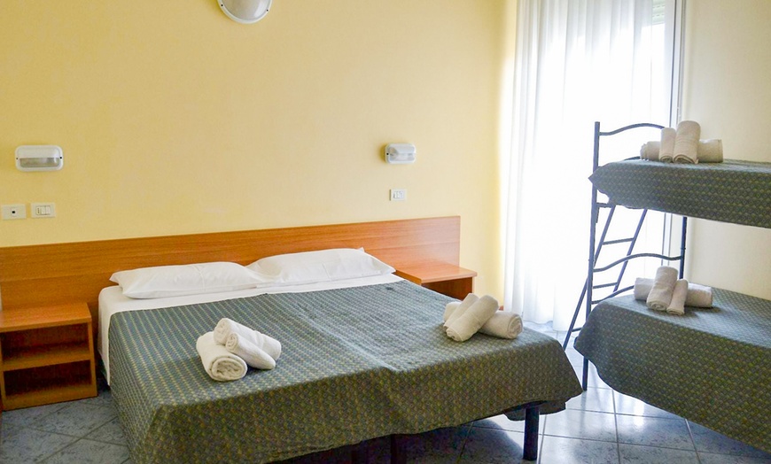 Image 9: Rimini: 7 notti in camera matrimoniale con pensione completa