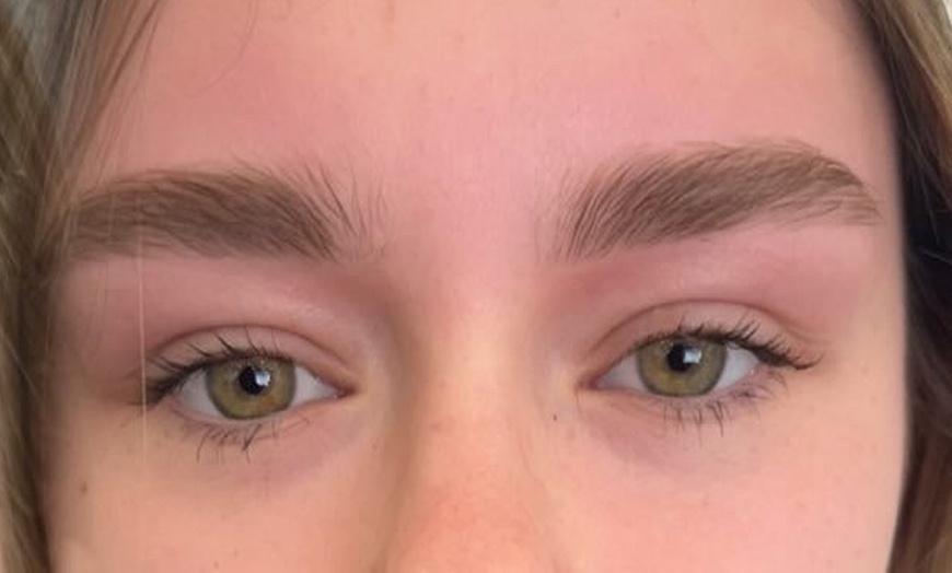 Image 2: Langdurige beauty-upgrades voor je wenkbrauwen, wimpers of lippen