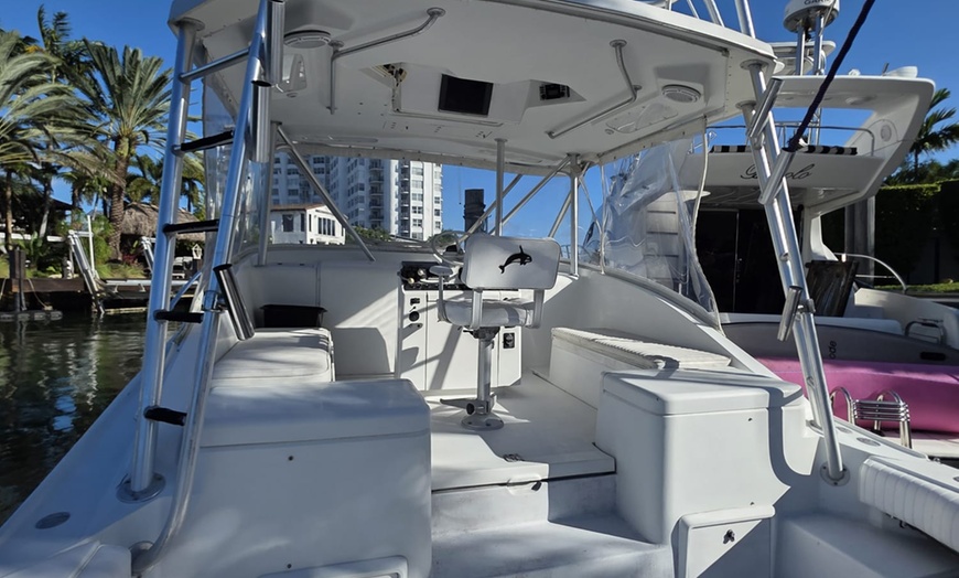 Image 6: 4 or 8 Hour Private Deep Sea Fishing Charter Experience in Miami Beach
