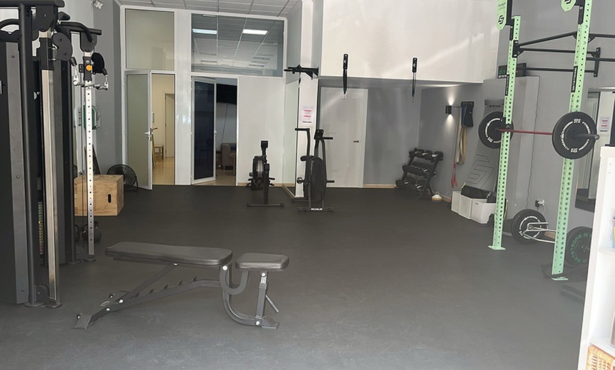 Image 2: Fisioterapia avanzada con diagnóstico y valoración previa