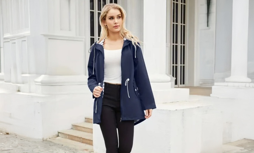 Image 12: Athletic Windbreaker Jacket Water-Resistant Raincoat