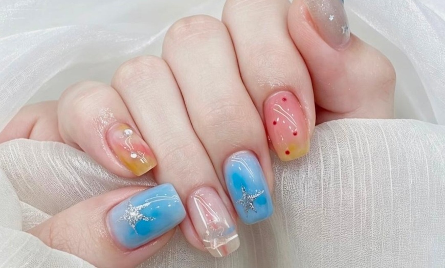 Image 4:  Choose from Manicure or Eye Color/ Gel Shellac Change