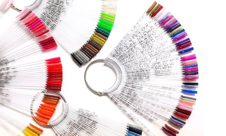 Image 11: 1 sesión de manicura, pedicura o ambas o uñas de gel a elegir