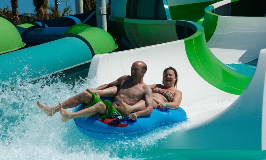 Image 5: Entrada para niño o adulto a parque acuático Aqualava en Lanzarote