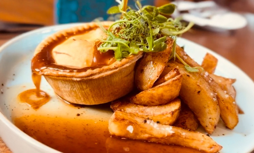 Image 2: Two or Three Course Meal w/ or w/o a Glass of Prosecco Each