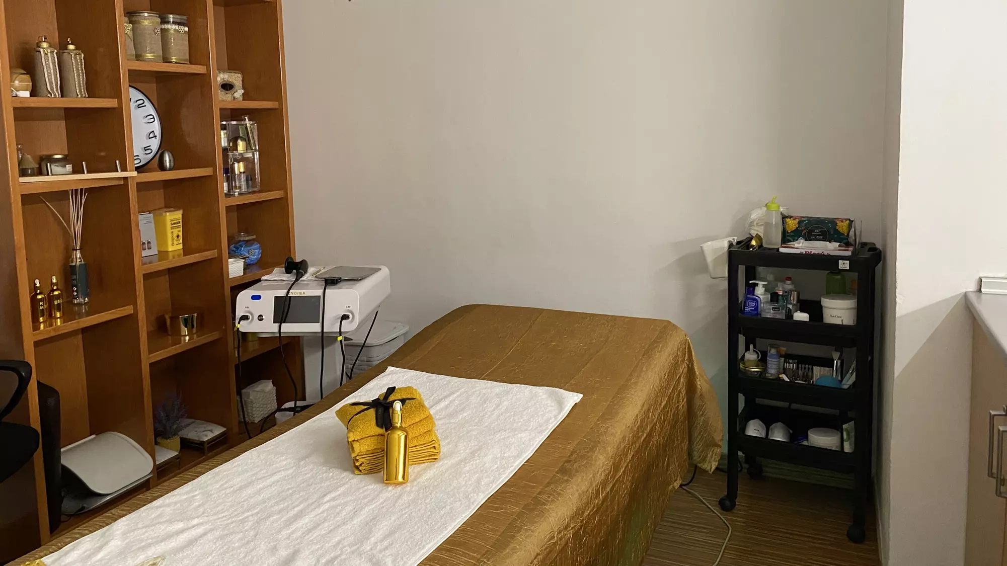 ¡Limpieza facial, radiofrecuencia y electroestimulación!