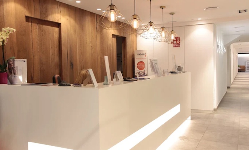 Image 4: Tratamiento infiltrado para eliminar bolsas de ojos o papada 