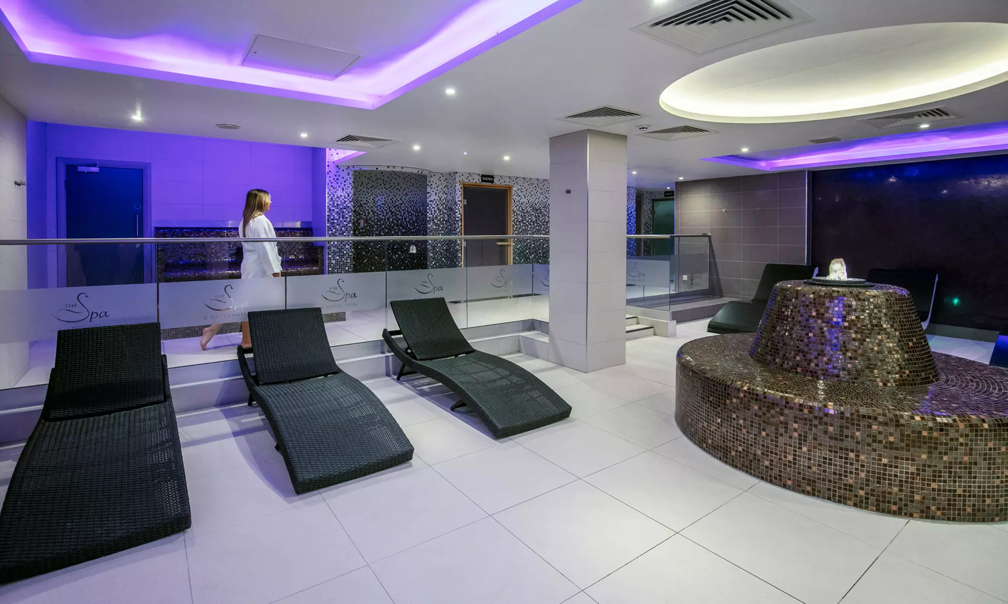 25 or 55-min Couples Massage/Treatment and Prosecco/Afternoon Tea