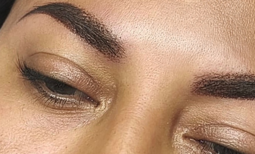 Image 9: Micropigmentación de cejas o labios o eliminación de micropigmentación