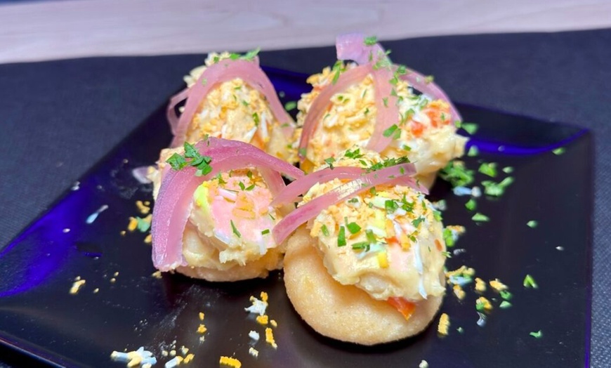 Image 7: ¡Date el gusto! Menú de cocina fusión completo para 2 o 4 personas