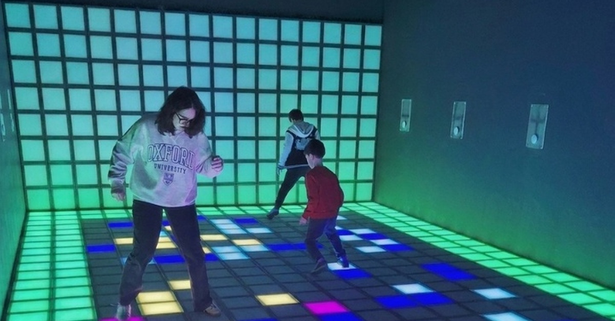 Experiencia de realidad virtual KINETIC para grupos en Madrid
