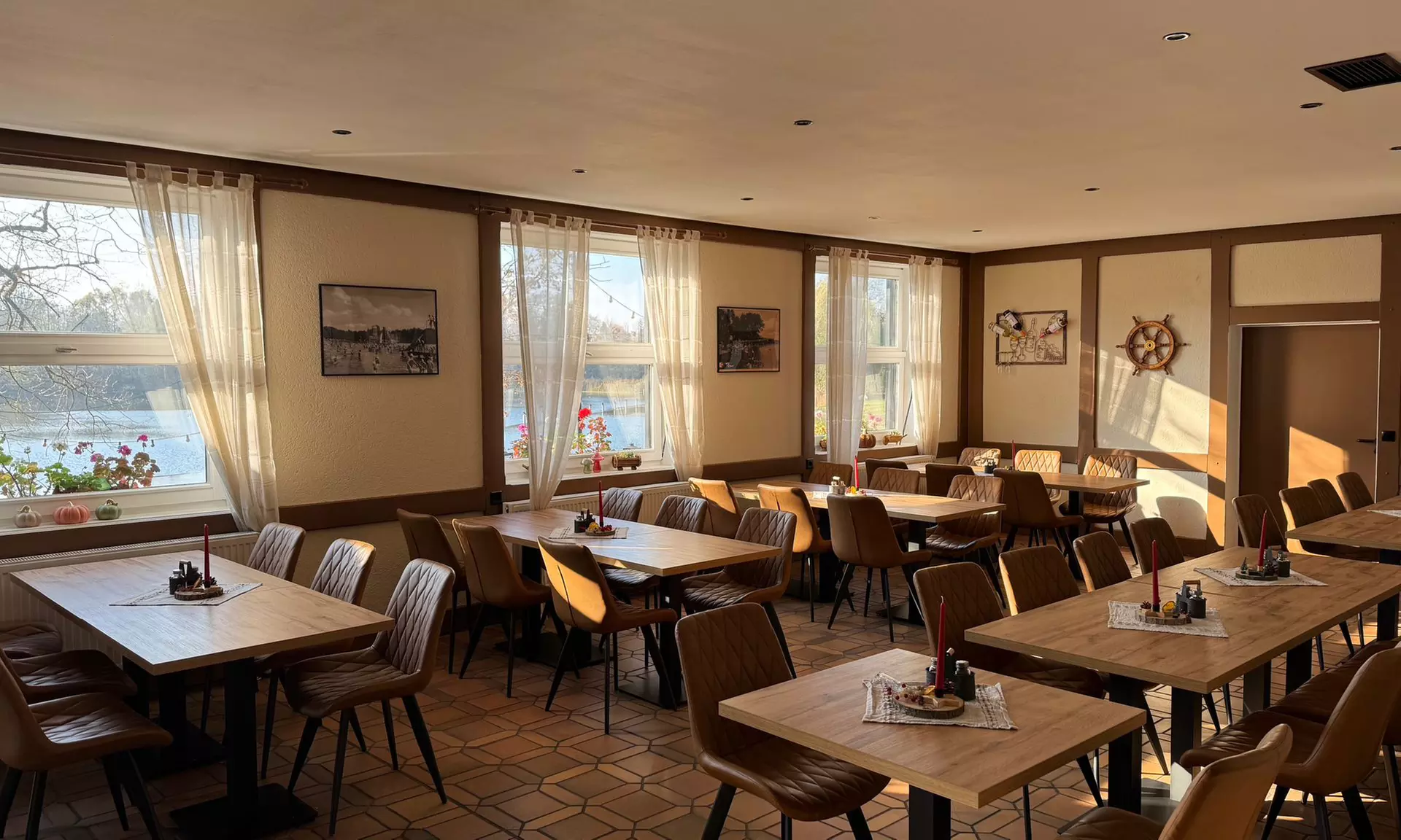 Festlicher Gänsebraten mit Beilagen für 2, 4 oder 8 Personen