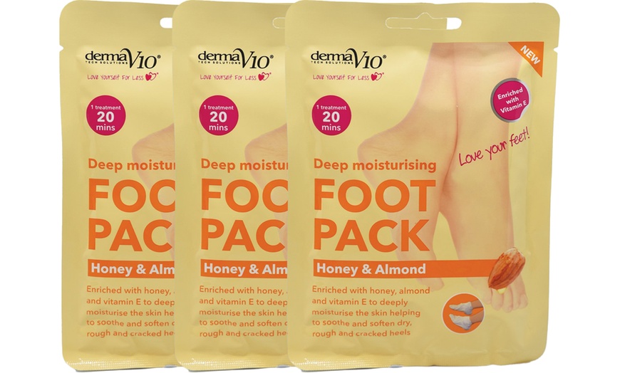 Image 14: Up to Six Derma V10 Moisturising Foot Packs