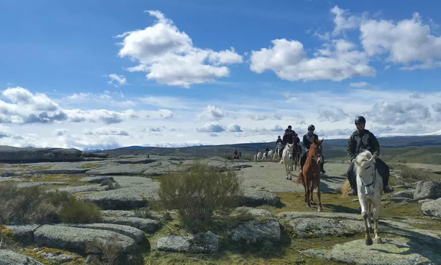 Image 2: Paseo a caballo durante 1 o 2 horas para 2 o 4 personas cerca de Ávila