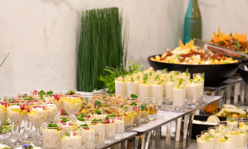 Image 7: Experience a Delicious Dinner Buffet with Drinks at an Iconic Venue