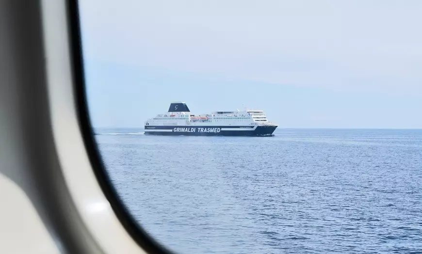 Image 7: 60 % de descuento en viaje de ida y vuelta en barco con Trasmed